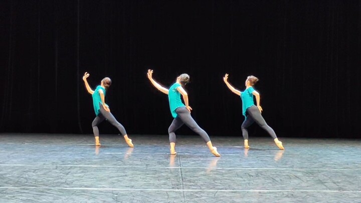 Appreciate the textbook! [Back-kicking Duo] Beijing Dance Academy Classical Dance Class of 2021, Gro