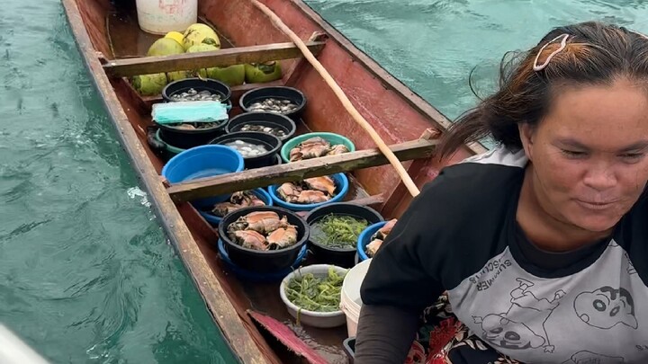 Seniman acar mentah menyusuri jantung suku Bajau hanya demi secuil pasta udang menggoda.