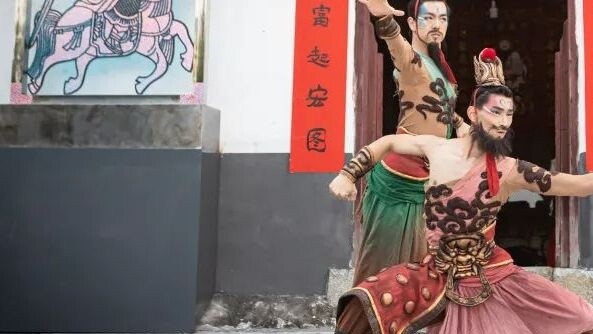 [Akademi Tari Beijing] Pas de deux "Dewa Pintu"