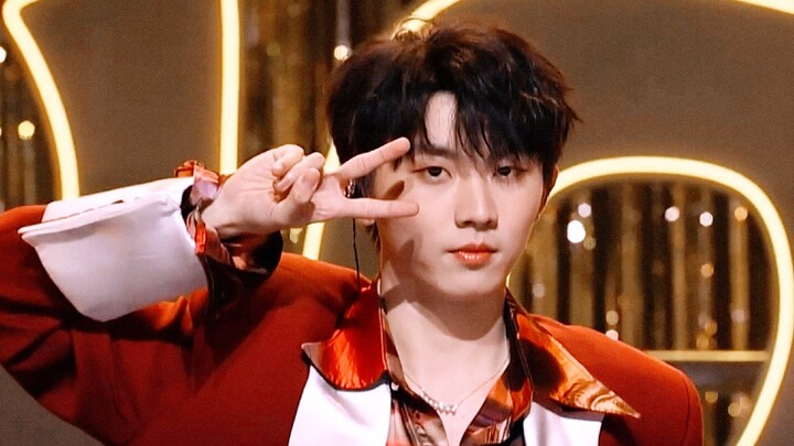 [Ma Jiaqi] Finally figured out why he dares to sing with just a single mic!