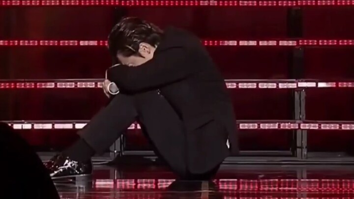 【كيم جونغ سوك شو】العم كيم الذي وقع على المسرح في بداية لقاء المعجبين~ كم هو رائع! (يوجد النسخة الكام