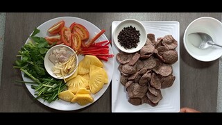 bò sào tiêu đen.ăn cơm rất ngon.món chay.