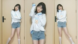 Tôi có thể là bạn cùng bàn của bạn khi năm học bắt đầu không (///▽///) TT-hai lần