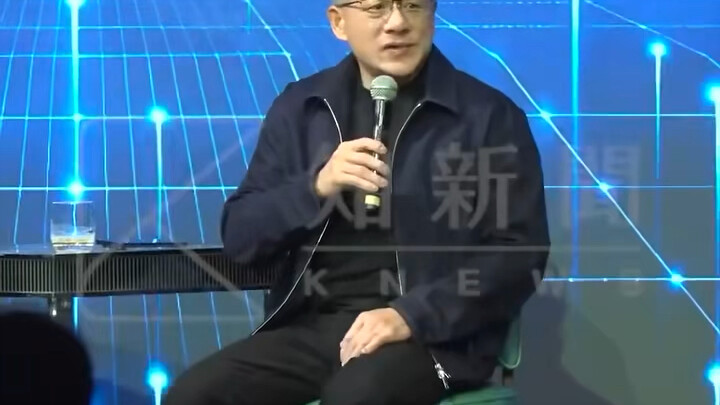 Huang Renxun: “Chỉ cần bạn lớn lên trong một gia đình châu Á, cả đời này bạn sẽ phải đi gặp bác sĩ t