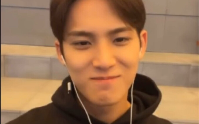 Khi fan làm bài thơ 4 câu về Wonwoo… Minhyuk: “Bạn thật là bittersweet quá đi!” ^_^