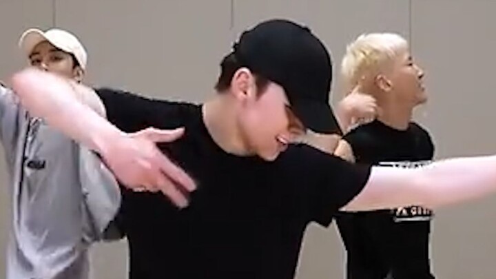 【تشوي هان شو/فيرنون】التدريب في الاستوديو HOT التركيز