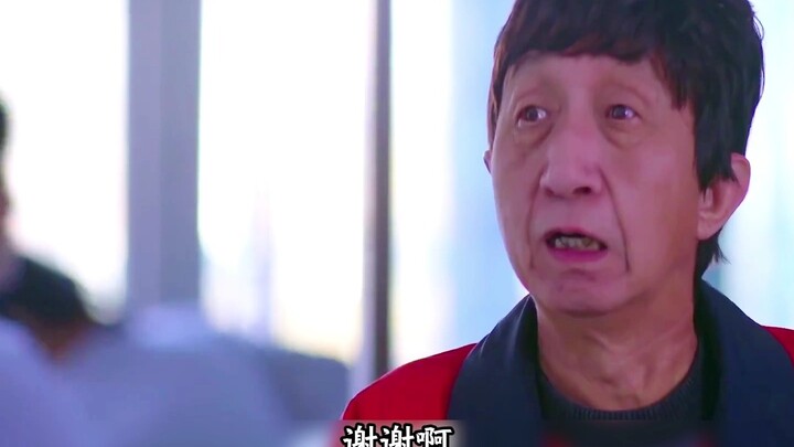 An elderly man with a knife stuck in his head went to the hospital—only to have the doctor pull it o