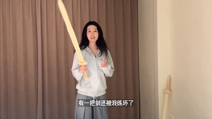 [Zhou Ye] As expected of General He, who broke his sword skills while practicing, this sword flower 