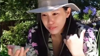 妹子第一次吃榴莲，吃出了痛苦面具