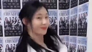 Video nhảy "LE SSERAFIM - FEARLESS" của ITZY Lee Chae-ryung đã được phát hành!