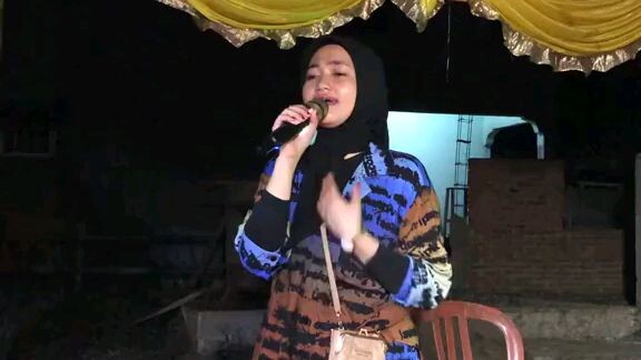 Viral suara nya merdu menyanyikan lagu bugis