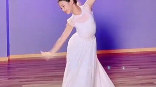 การสอนเต้นรำแบบโบราณ "กวงหานบัลลาด"