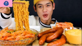 Mukbang: ăn mỳ tôm và xúc xích phomai #anngon