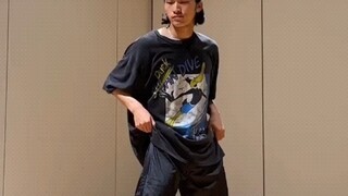 身体这么灵活？是属螺丝的吗？