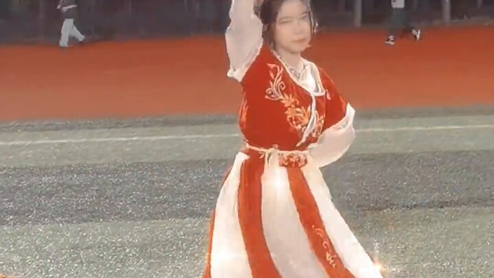 University Roadshow｜"หนี้คู่รัก" "พระอาทิตย์ขึ้นบนท้องฟ้า แต่พระอาทิตย์ของฉันตก..."