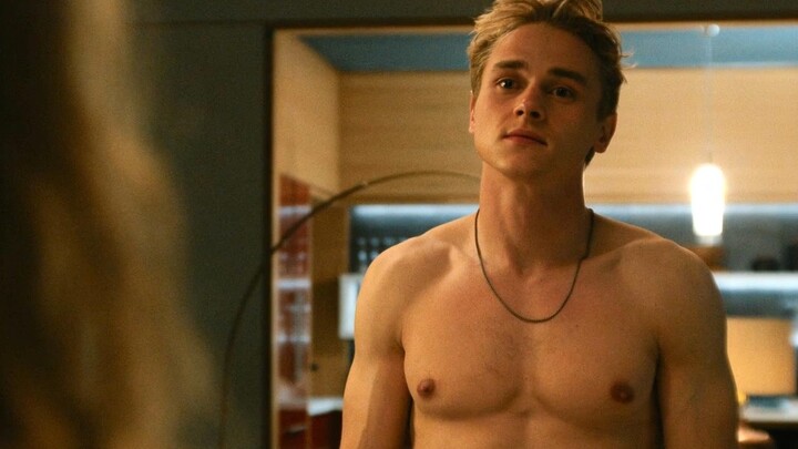 [Ben Hardy] Wanita Cantik Mengintip Pria Tampan Berotot