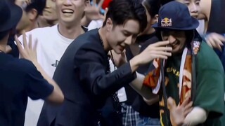 [Wang Yibo | Street Dance] "He's going crazy with this background music!" This is the opening dance 