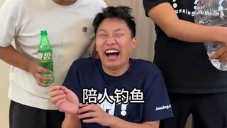 Dormitory laughter holding challenge, how can someone have such a long reaction time? Roommates are 