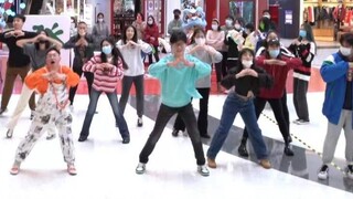 【Kep1er】Happy New Year to everyone~WA DA DA Random Dance|Sing and Dance with Anyone Nanjing Station 