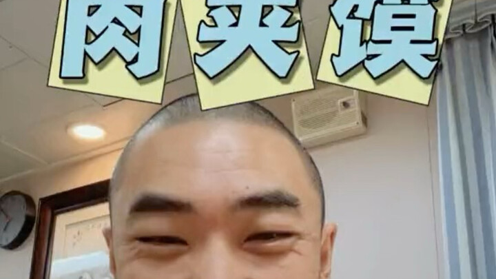 ลูกเรือบนเรือทานอาหารเช้าอะไรทุกวัน?
