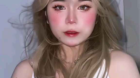 trend hất tóc của simmy