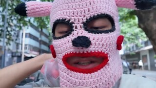 Challenge yourself to survive and make money in the city with only a pair of pants! How many days ca