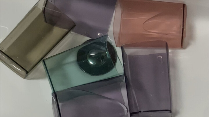 Removing limescale from plastic cups