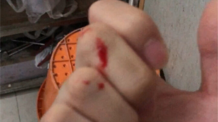 لقد قتلت فأرًا بلكمة واحدة……