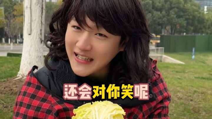 Menemui seorang mahasiswa yang menjual jus apel segar