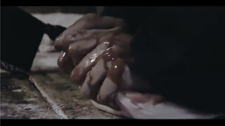 老师傅把手艺传给儿子，把学徒当狗看，结果学徒发疯，把一家包成了小笼包