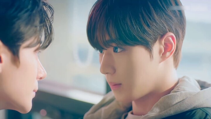 "Aku akan menjadi raja yang tak bermahkota dan membuat ketiga orang ini tunduk padaku." Si Kekasih T