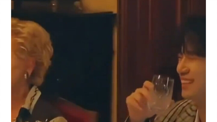 “Nếu tôi kết hôn với con gái anh, tòa lâu đài này có trở thành của tôi không?” Haha, Henry Lau, chắc