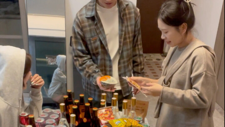 Ai hiểu được... Cuối tuần, những người bạn tốt và 9 người ưu tú, không ai có thể thiếu!