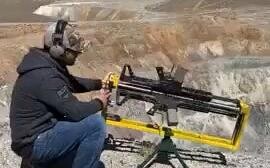 ปืน Gatling ทำจาก AR15s