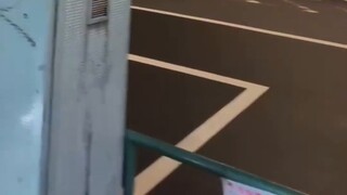 Lebih dari selusin orang berkelahi di jalanan Jepang. Pelajar internasional yang baru tiba di Jepang