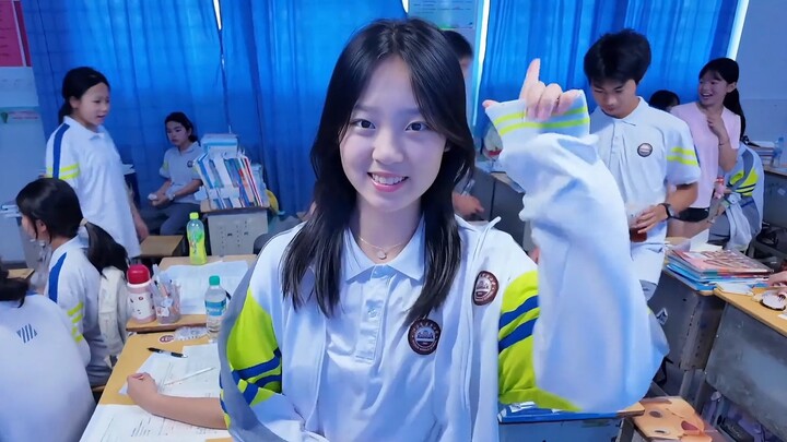 Phiên bản mở rộng của điệu nhảy kéo và kéo rắc rối trong khuôn viên trường