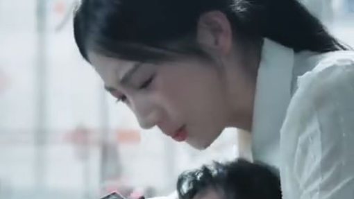 Wanita terkaya mencari putranya yang hilang 20 tahun