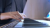 Gió thổi cây đàn piano cuộn bằng tay