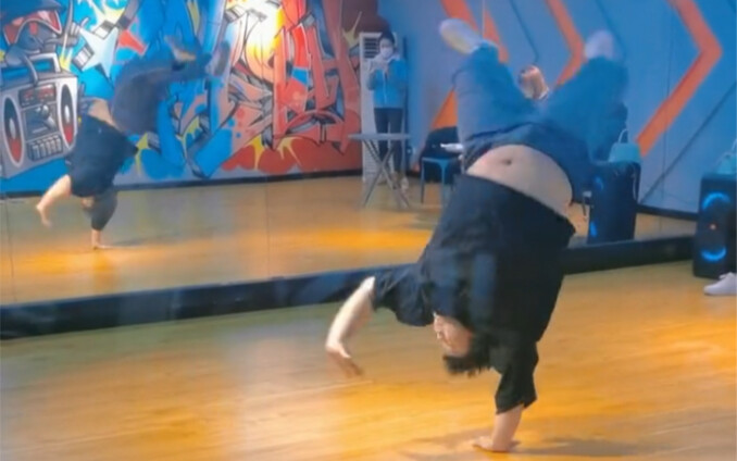 谁说胖子就不能很不灵活的-街舞show