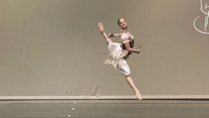 YAGP 2021 Clara Thiele, Hoa Kỳ, khoảng 16 tuổi, Biến thể Ballet Esmeralda