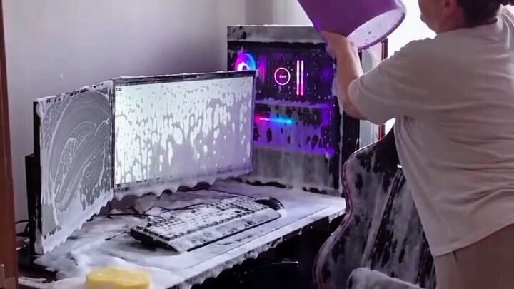 Nhiệt tình + ngu dốt = Phá hoại 🤣💥