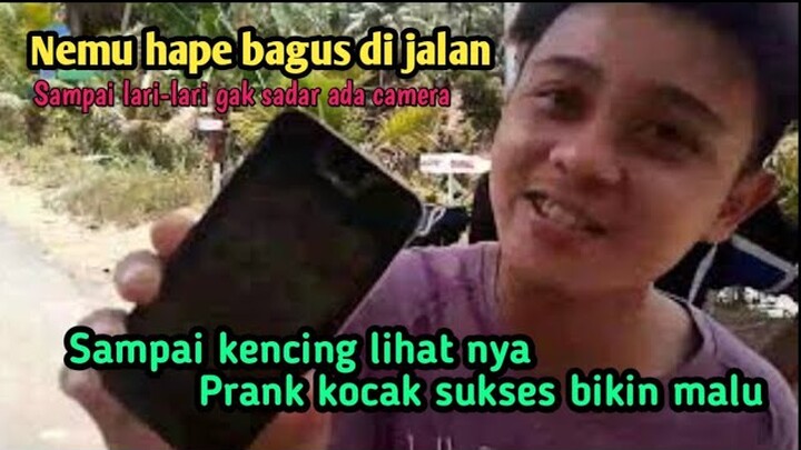 PRANK PALING LUCU, TARUH HP DI JALAN