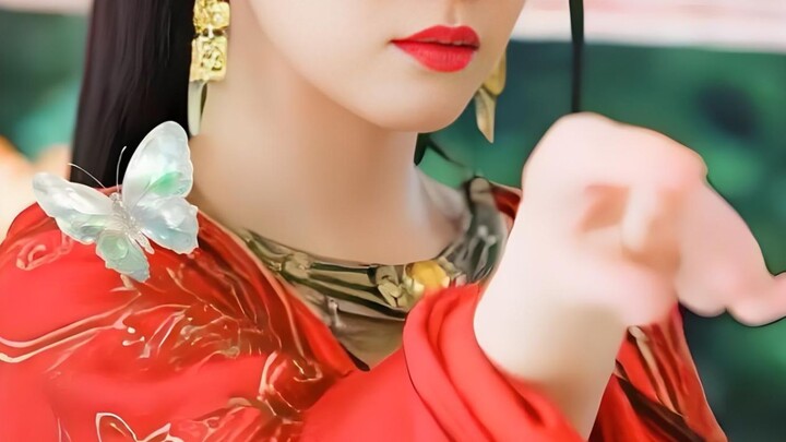 Hilarious—only halfway through the drama did I realize she’s not the female lead, lol!