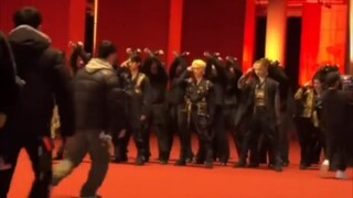 Dengarkan baik-baik, ini suara langkah kaki, suara angin yang terbelah oleh ayunan lengan, reputasi 