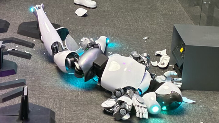 Robot AI tại Bảo tàng Khoa học và Công nghệ Thượng Hải bị đồng nghiệp sát hại