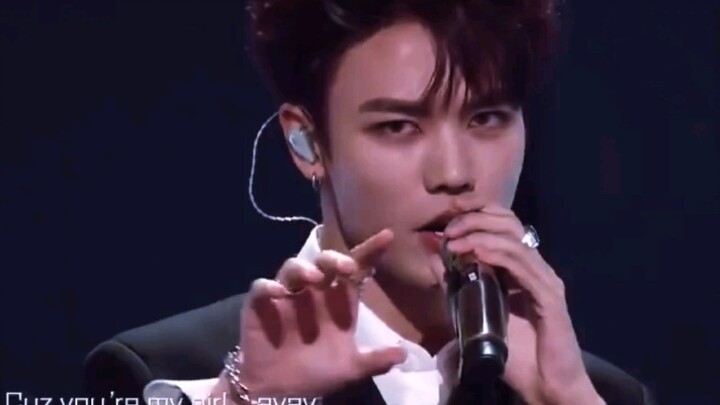 «ساعات العمل بين نجم بوب ذكر في قمة الشهرة ونجمة مغمورة.»