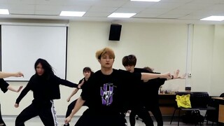 [Grup Tari Z-axis] Ruang latihan tari grup NCT127 "Kick it Hero" dengan cepat