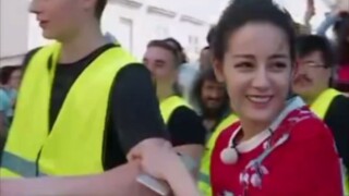 Ai còn nhớ chàng trai đam mê Di Lie và chàng trai nghiệp dư ngày xưa, chênh lệch chiều cao 20cm, trô