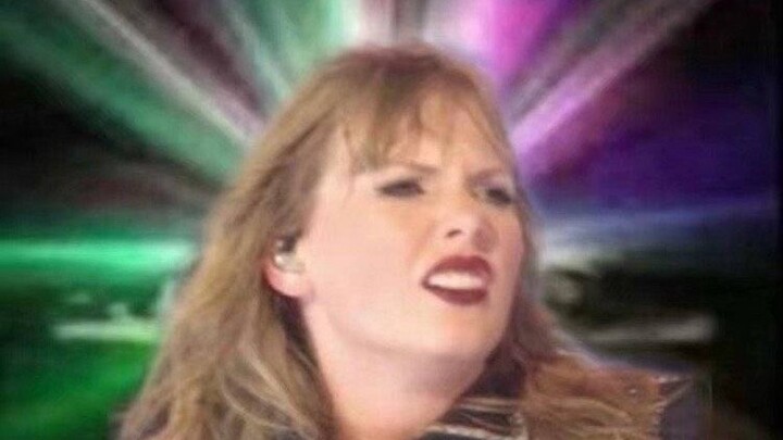 【TaylorSwift】Gaun panjang berwarna kuning muda, rambut yang mengembang—rupanya itu kamu?!