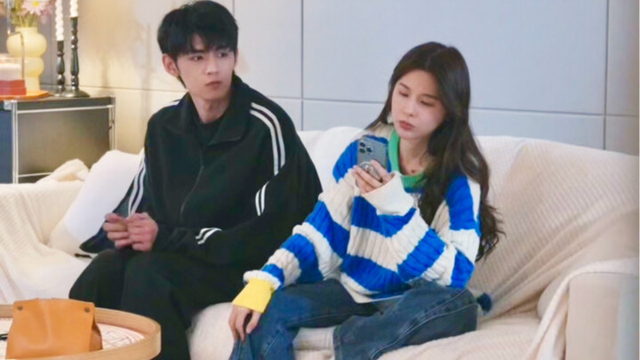 Không phải! Ai mà đổi thân với sếp xong còn đi làm nữa chứ!